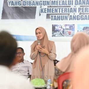 Didampingi Ketua DPRD Lutra, Bupati IDP Resmikan Pasar Rakyat Tarue: Segera Manfaatkan