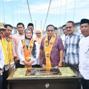 Muh. Fauzi Resmikan Jembatan Gantung di Desa Lara. Anggota DPRD Dapil IV Ungkapkan Syukur Wakili Masyarakat