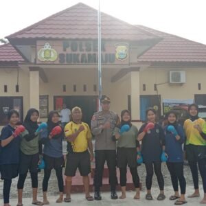 Kapolsek Sukamaju Berikan Binaan Karate Kepada Siswa-siswi di Wilayah Hukumnya