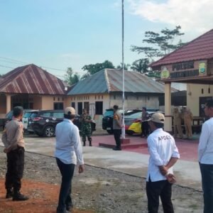 Dalam Rangka Pengamanan Malam Takbiran Idul Adha 1444 H, Polsek Sukamaju Gelar Apel Gabungan