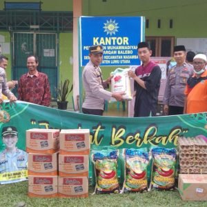 Jumat Berkah, Personil Polres Luwu Utara Lakukan Aksi Berbagi Ke Pondok Pesantren