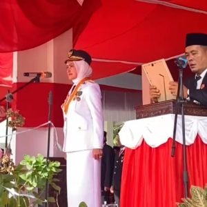 Kembali Didaulat, Wakil Ketua DPRD Kabupaten Luwu Utara Karemuddin Bacakan Teks Proklamasi Peringatan HUT RI Ke-78