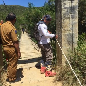 Usai Rasakan Kondisi Jembatan Padang Raya, Wakil Ketua DPRD Luwu Utara Karemuddin: Perlu Jembatan Permanen