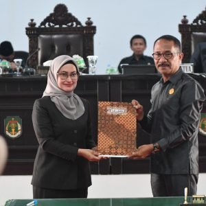 Dihadiri Bupati Indah Putri Indriani, DPRD Luwu Utara Sahkan Ranperda Perubahan Susunan Perangkat Daerah dan Penyesuaian PDAM Tirtabukae Menjadi Perda