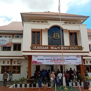 Hikmah Lutra Unjuk Rasa di Depan Kantor Kejaksaan Negeri Luwu Utara, Kajari: Terima Kasih Atas Aspirasi Adik-Adik Mahasiswa