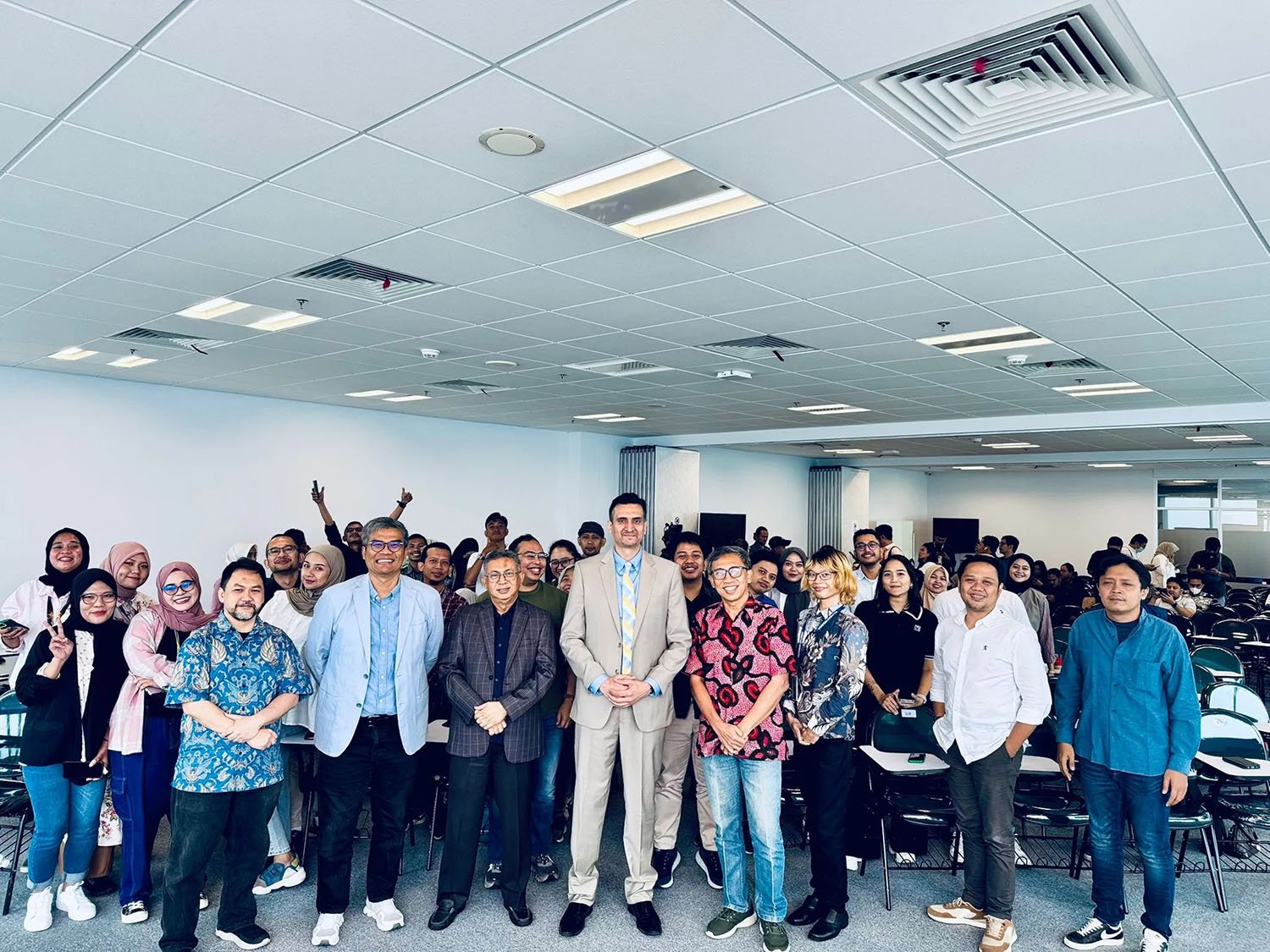 Peran Teknologi dalam Membentuk Realitas Politik