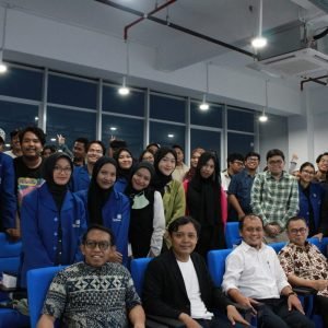 Lentera Demokrasi: Menerangi Jalan Menuju Keadilan Sosial