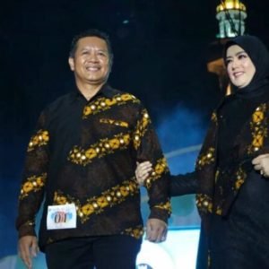 Hebat, Bappeda Kutim Juara Fashion Show Batik Wakaroros